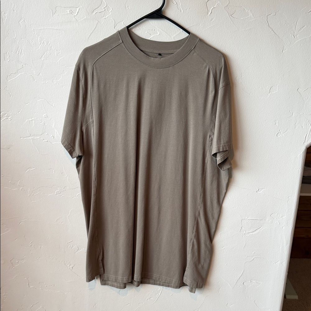Alphalete Men's Short Sleeve Taupe Tee